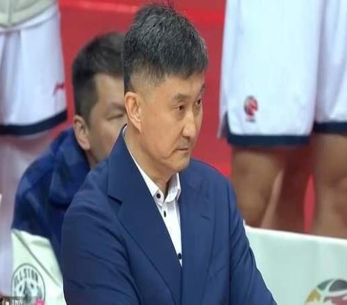 不愧跟巩晓彬练过！20岁小将砍53分，曾拒百万签字费，杜锋快抢人