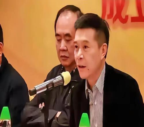 曝杜锋高薪续约四年陈老板亲自出马谈判，留下他有三个理由