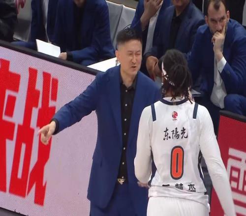大鱼来了！CBA强力中锋被多队疯抢，或加盟广东队驰援杜锋