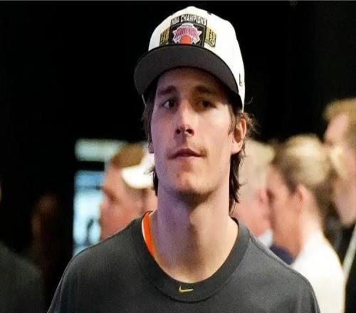 疯狂！不愧是尼克斯！夺冠游行期间被拦住！NBA历史首人