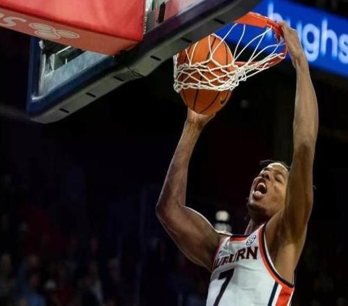 励志侧翼霍尔备战2026NBA选秀