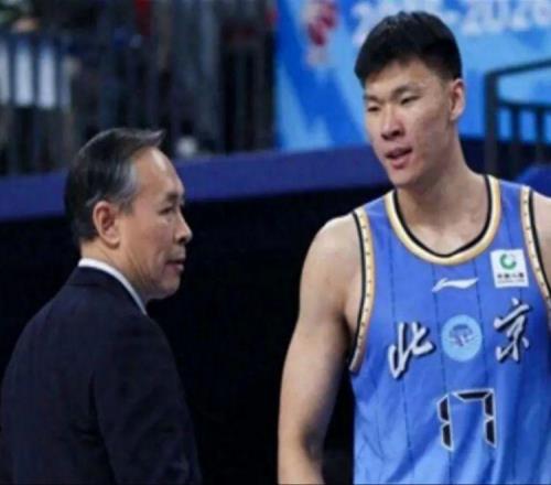 拿600万，场均3分2板，季后赛直接被弃用！这种顶薪也能被哄抢