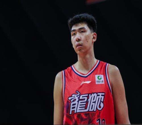 徐昕难回广东队首钢队放弃NBA冠军中锋，场均仅8分5篮板