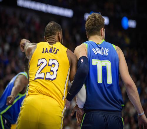 二当家离你全夺冠，和你组队却陷泥潭！NBA最尴尬超巨，该改变了
