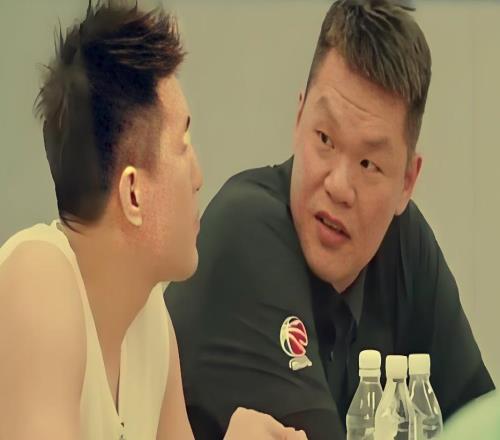 郭艾伦调侃杜锋+透露心仪下家张镇麟空降深圳,两条大鱼何去何存?
