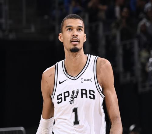 三分81中45，创NBA纪录，马刺打算引入此人，文班的总冠军有戏了