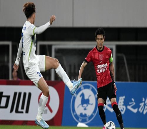 6月首秀！成都蓉城足协杯4比0大胜黑马球队，韦世豪世界波双响