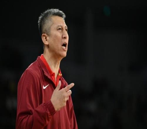 中国男篮vs澳大利亚前瞻：对手非最强阵，男篮磨合阵容是首要目标