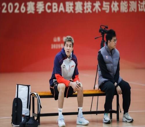 CBA休赛期第一个大合同诞生！全明星后卫再拿顶薪