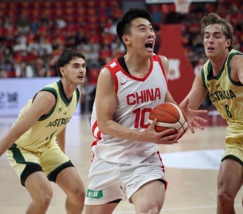 中国男篮险胜澳大利亚！王俊杰MVP，防守尖兵备受质疑，或被DNP！