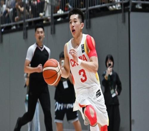 狂轰47分15板22助！男篮20岁天才后卫杀疯了：这2战让他媲美徐杰