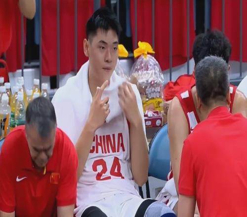 中国男篮击败澳大利亚！王俊杰，依然是高级货