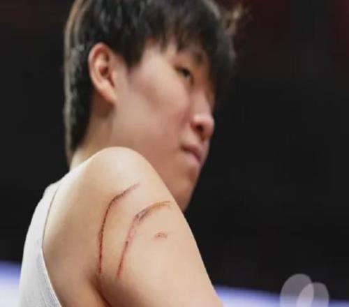 重磅首秀！你好，杨瀚森！中国男篮等了整整1年