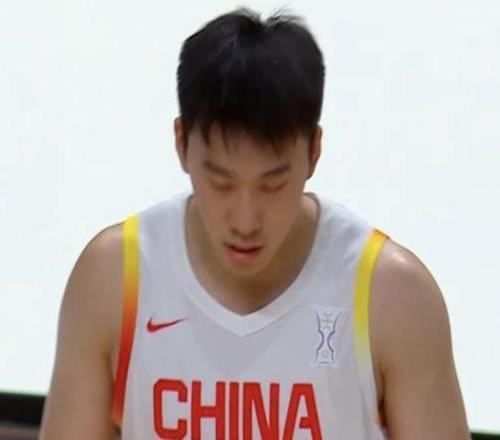 王俊杰23分中国男篮战胜澳大利亚，崔永熙12分正在归来