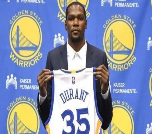 KD：加盟勇士的时候他们是下狗球队那才不是抱团