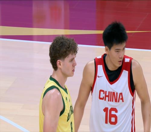 中国男篮：王俊杰23分末节爆发，崔永熙表现回暖，王浩然得分上双