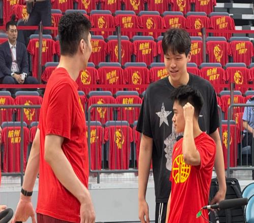 中国男篮vs荷兰前瞻：荷兰准二队背靠背出战，杨瀚森出场备受期待