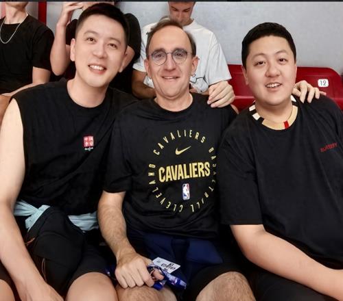CBA名宿杨鸣点评世界杯，与马宁是校友，因为辽篮而支持荷兰队