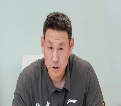 李楠上任，正式发声，毫不留情，张云松表态，北京男篮目标明确了