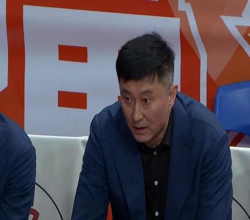 与杜锋水火不容男篮强力中锋下家曝光，广东队惨遭重大打击！
