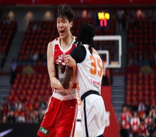 杨瀚森回归首秀6中3，廖三宁21+3+7王俊杰沦为蓝领，男篮险胜荷兰