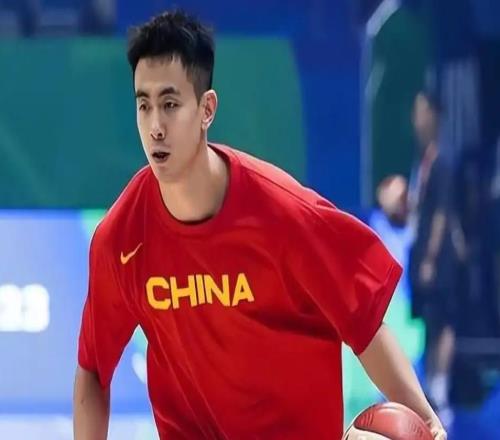 男篮没赵继伟真不行！其余后卫没人组织，球队还欠缺统筹点！