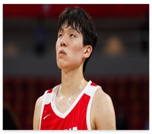 杨瀚森无法融入体系+河村与全队合练，中日到底谁在放烟雾弹