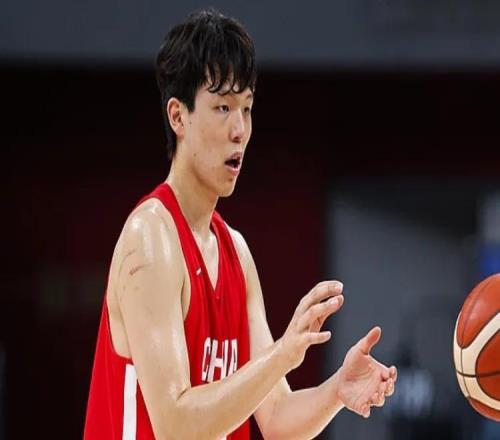 男篮险胜荷兰！朱俊龙+2后卫齐爆，杨瀚森需调整，没继伟真不行！