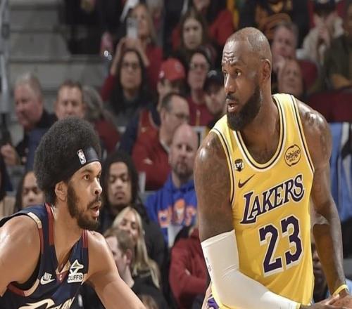 Windhorst：詹姆斯愿意和骑士签约，湖人愿与其先签后换得到艾伦