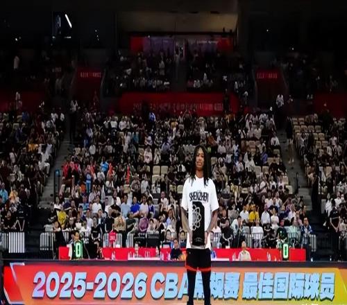 CBA一夜双炸！超级外援史密斯达成续约，陈盈骏留守北京首钢
