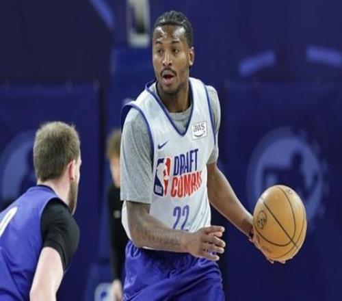 2026年NBA选秀第50顺位：杰登布拉德利