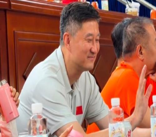 杜锋续约谈判不顺利，广东队如果更换主教练，谁最合适