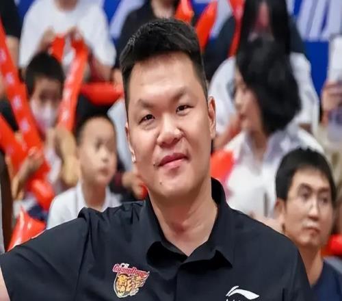 宏远速递！名记曝杜锋续约不顺利，朱芳雨深夜发声，徐杰有新消息