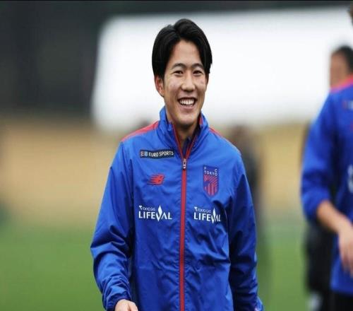 播客节目：日本中场佐藤龙之介计划下周接受瓦伦西亚体检