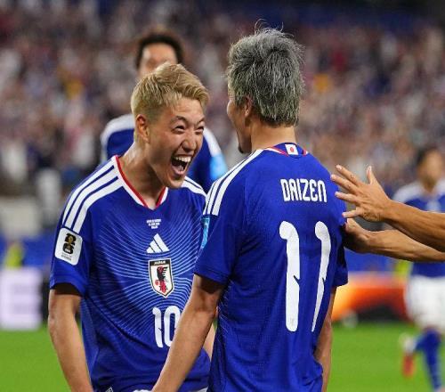 世界杯：曼联旧将建功，日本11无缘小组第1，晋级淘汰赛约战巴西