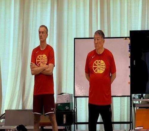 宫鲁鸣：中国女篮训练8周投篮有进步但不够稳定终结能力需要提高