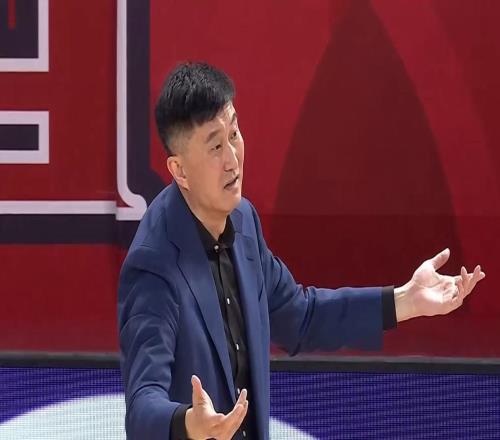 挤走杜锋！CBA最强外教或加盟广东队，保送宏远躺进总决赛
