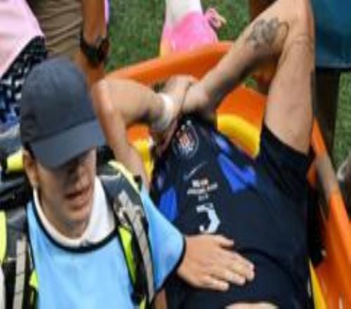 乌加特重伤担架离场，曼联焦急等待伤情