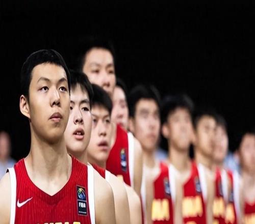 中国男篮U17赢了！张懿赵杰狂砍23分，赵博新6记大帽打服非洲亚军