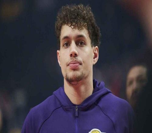 好，湖人队在NBA自由球员市场开启前就队内防守悍将做出合同决定