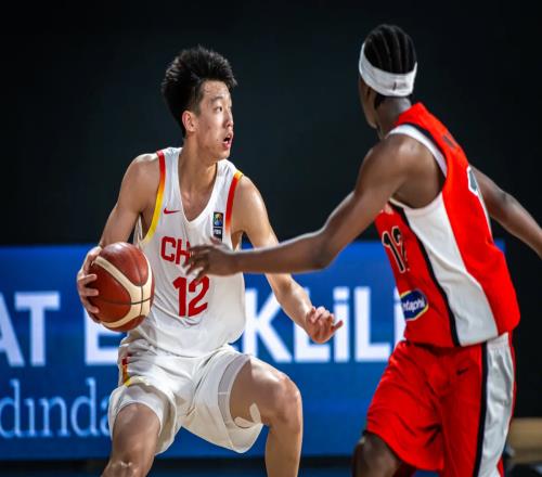 功亏一篑！中国U17末节被打160崩盘告负，对手狂抢41个进攻篮板