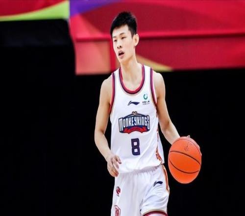 CBA最被高估的后卫状元数据平平却被哄抢，转会费高达千万