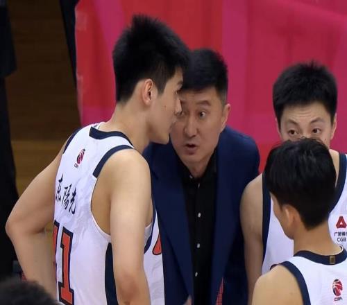 为执教广东队铺路CBA最大黑马主帅确认离队，本赛季打爆京沪厦