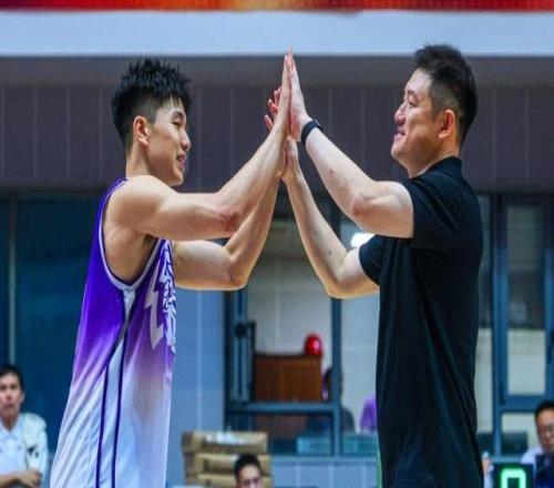 媒体人：听说四川状元签没交易出去大概率2728赛季CBA能看到石奎