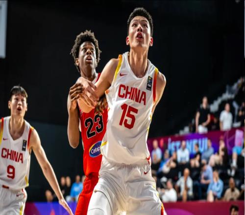 劈扣媲美阿联！“小周琦”场均5.3盖帽，球迷：去美高练练能冲NBA