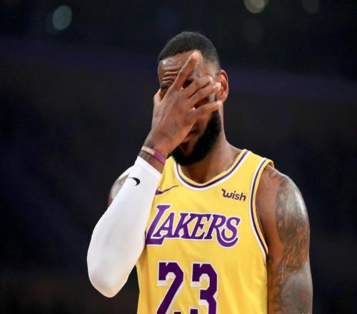 NBA大变天！湖人时代落幕，詹姆斯确定离队，41岁老将何去何从