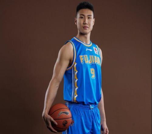 CBA3消息！状元加盟玄鸟，石奎退出CBA选秀，区俊炫加盟香港金牛