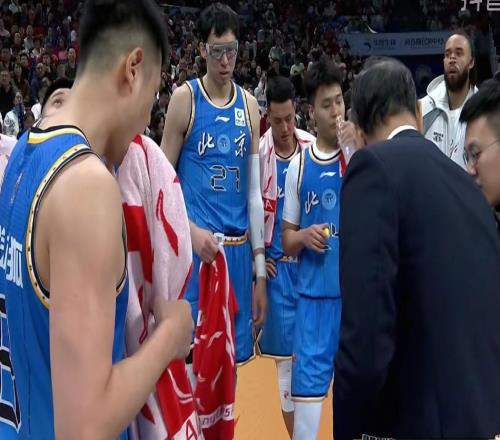 北京男篮外援升级，追逐季后赛场均31+5超级得分手曾获总决赛MVP