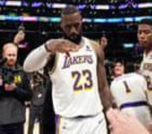 ESPN：詹姆斯告知湖人离队，勇士或组库里追梦新组合