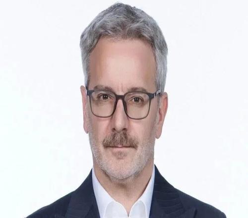 引援第一人！山东两个顶薪合同还没动，先给邱彪配了个洋军师
